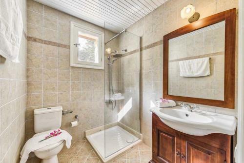 Villa Marathonisi With Private Pool