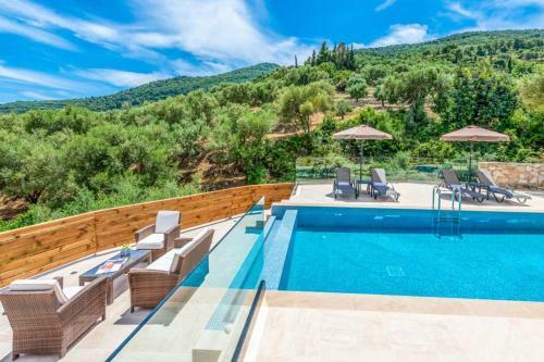 Villa Marathonisi With Private Pool