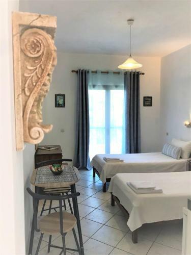 Floros Apartments