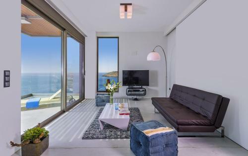 Kyma Villa