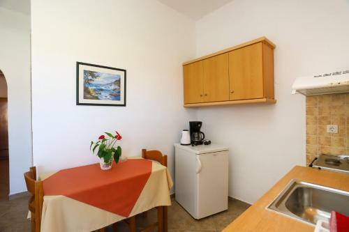 Aleka Apartment 4