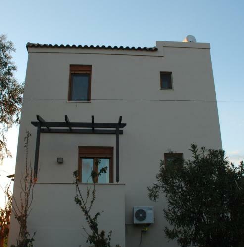 Villa With A Pool In Lefkogia