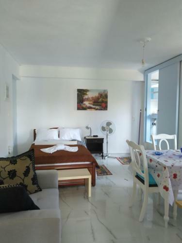 Sissy Apartments By The Sea