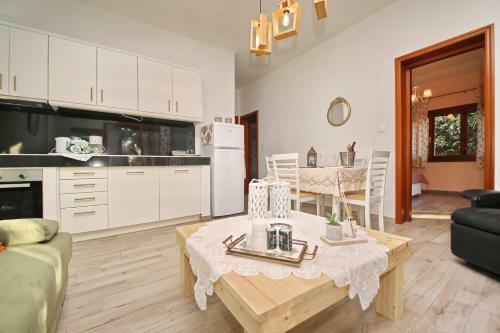 Apartamento Koromilia Villa