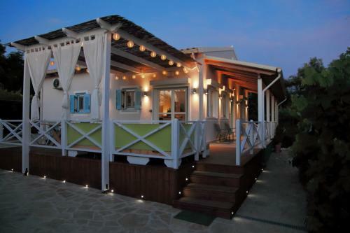 Blue Sky Cottage, Kanouli Beach