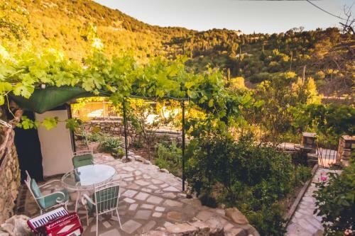 Traditional Guesthouses Xenofon