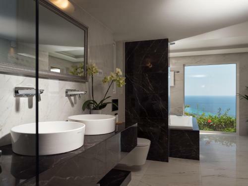 Golden July Luxury Villa