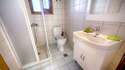 Villa Angela, Seafront Apartments, Almiros Beach