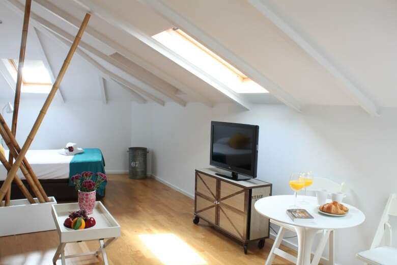 Life Apartments Calder�n