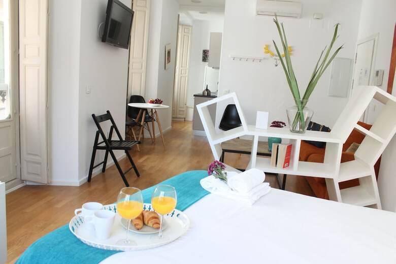 Life Apartments Calder�n