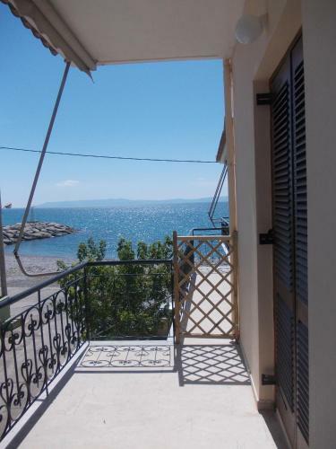 Akrogiali Beach Apartments