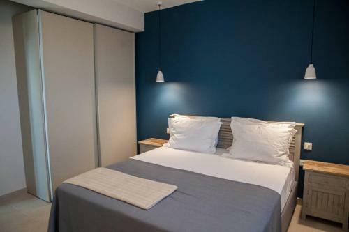 New Villa Blue With Private Pool At Trapezaki