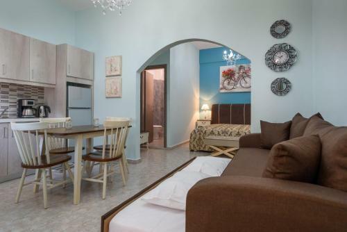 Spyros Apartments With Pool
