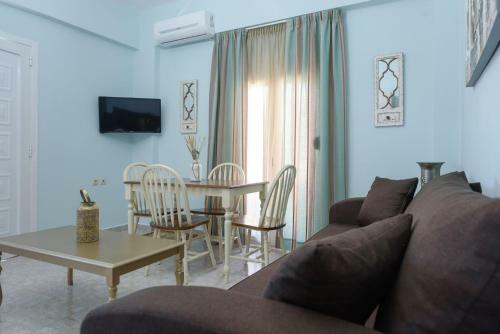 Spyros Apartments With Pool