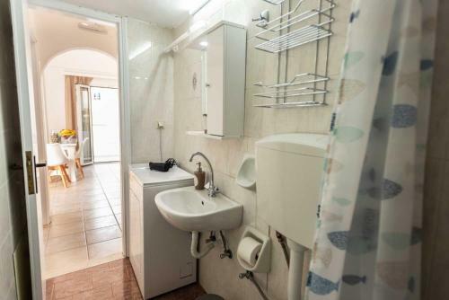 Seafront Apartment Kalamaki