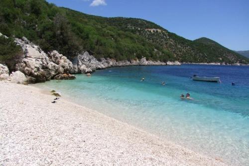 Spacious 5 Bed Villa With Pool In Kefalonia