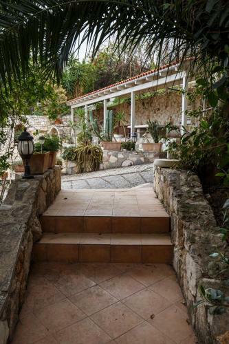 Cretan Biosuites