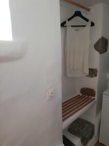 Yalos House