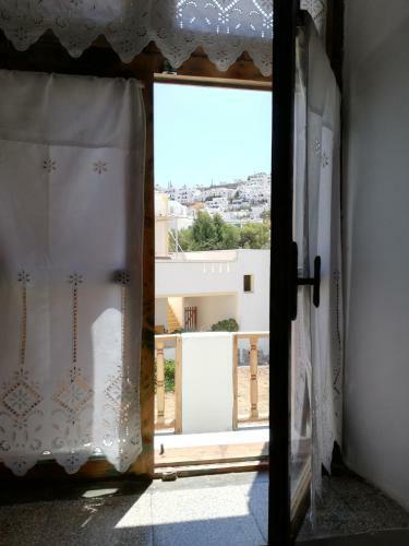 Yalos House