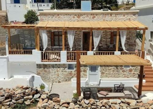 Yalos House