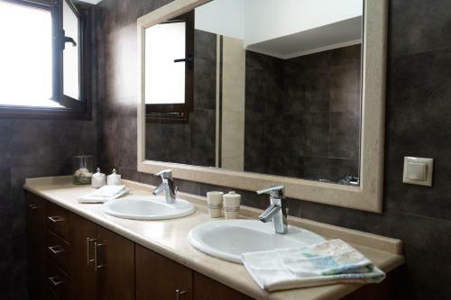 Villa Nostra Soroni