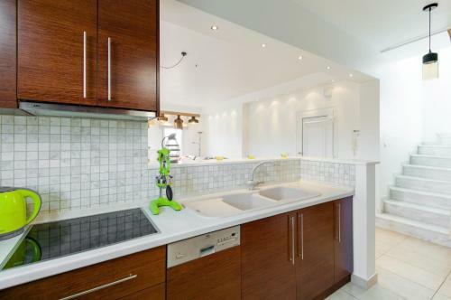 Stylish Villa In Salonica's Nature