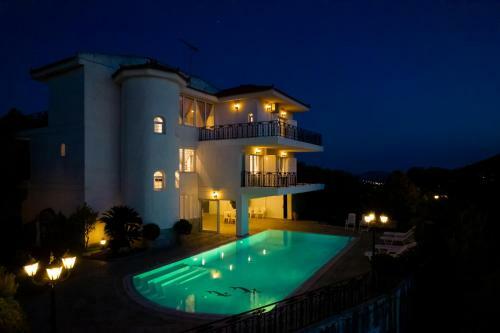 Villa Maraki - Attica Riviera