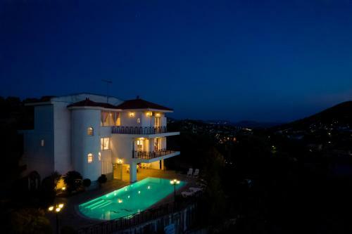 Villa Maraki - Attica Riviera
