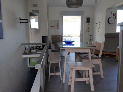 Breezy Summer Maisonette With Exciting View!