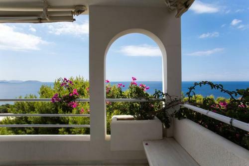 Beautiful, Private Villa By The Sea