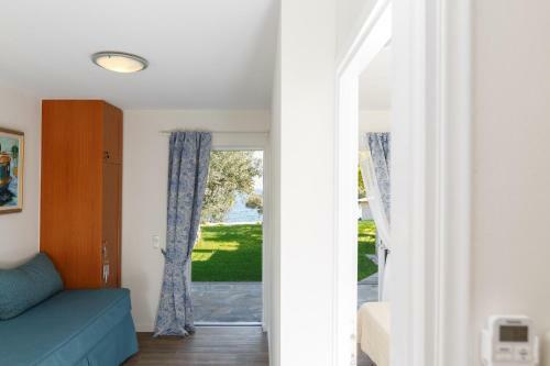 Into The Blue Villa