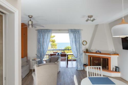 Into The Blue Villa