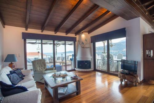 Floating Villa Near Astros Peloponnese