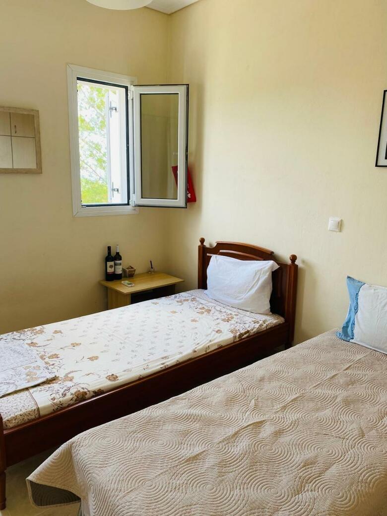Mikro Amoni Beach Villa