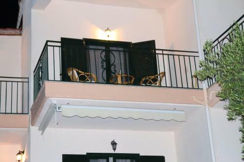 Louvis House