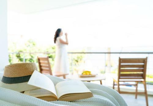 Lefkon Villa By The Sea!