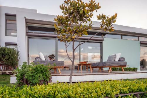 Lefkon Villa By The Sea!