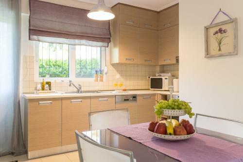 New Stylish Apartment With Sea View