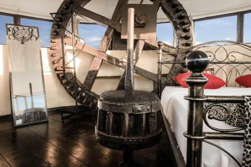 Mythica Tower Mill - Windmill Beach House