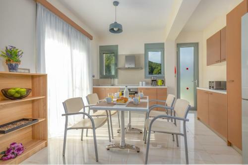 Paleos Hillside Villa