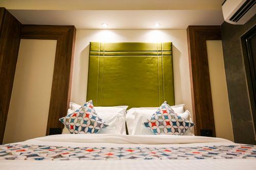 Hotel Suvidha Suites