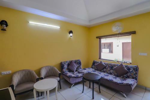 Hotel Oyo 87805 Pushpangan Divine