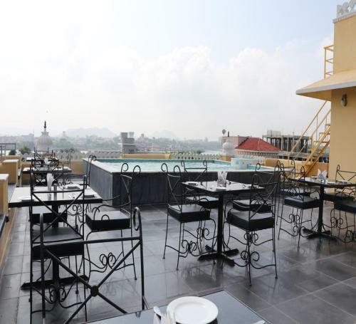 Hotel Indra Niwas