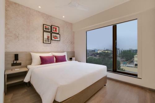 7 Apple Hotel Mahape