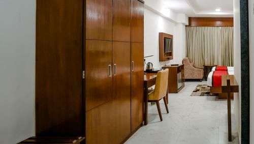 Hotel Siesta Navi Mumbai