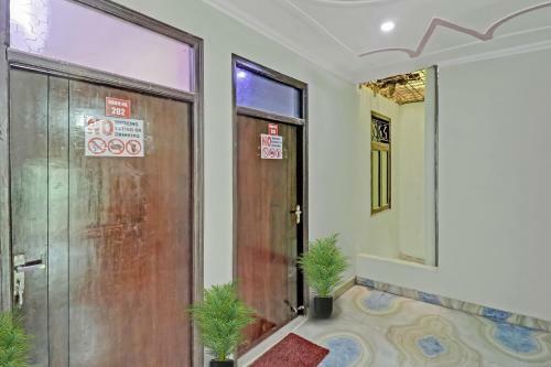 Oyo 86510 Bhagyashree Hotel Crown View