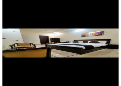 Hotel Townhouse 995 Central Noida