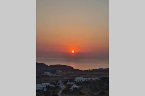 Cycladic Villa With Amazing View