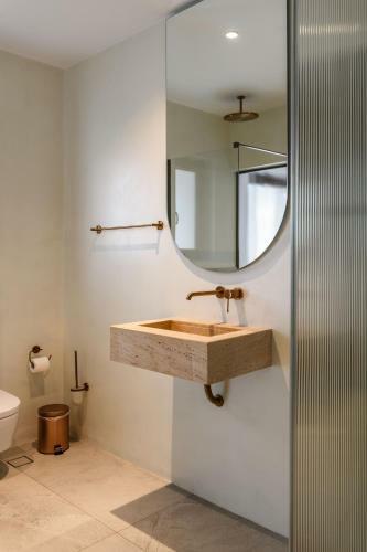 Charisma Hotel And Wellness Suites