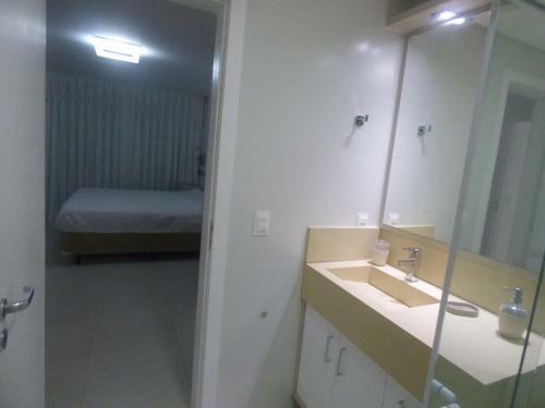 Apartamento Luxo 3 Dormit�rios - Praia de Palmas C�d Ap100